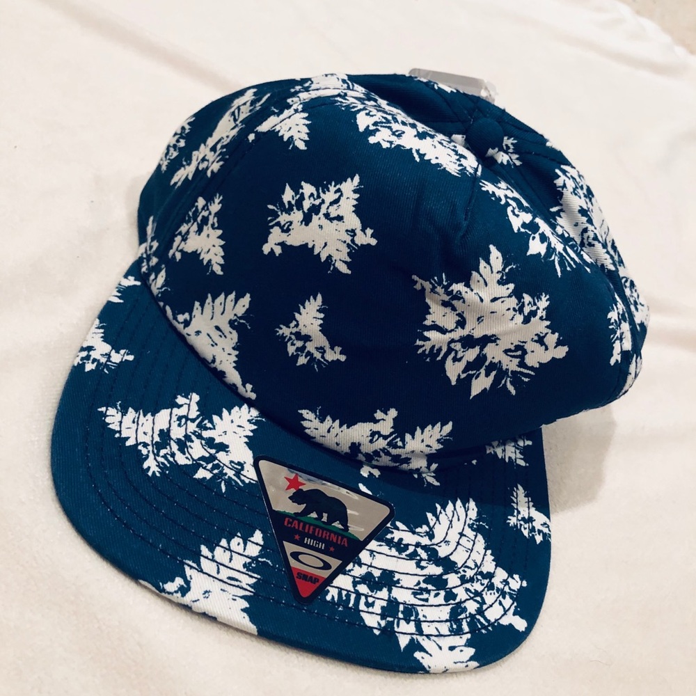 Oakley cap